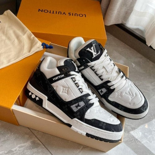 LOUIS VUITTON TRAINERS MONOGRAM BLACK WHITE WITH LV KIT