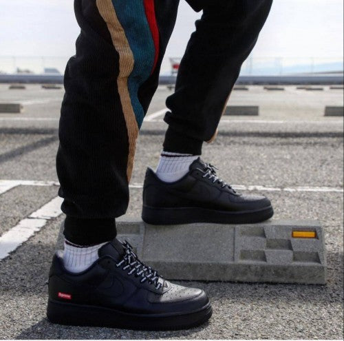 Nikee airforce 1 low SUPREME BLACK