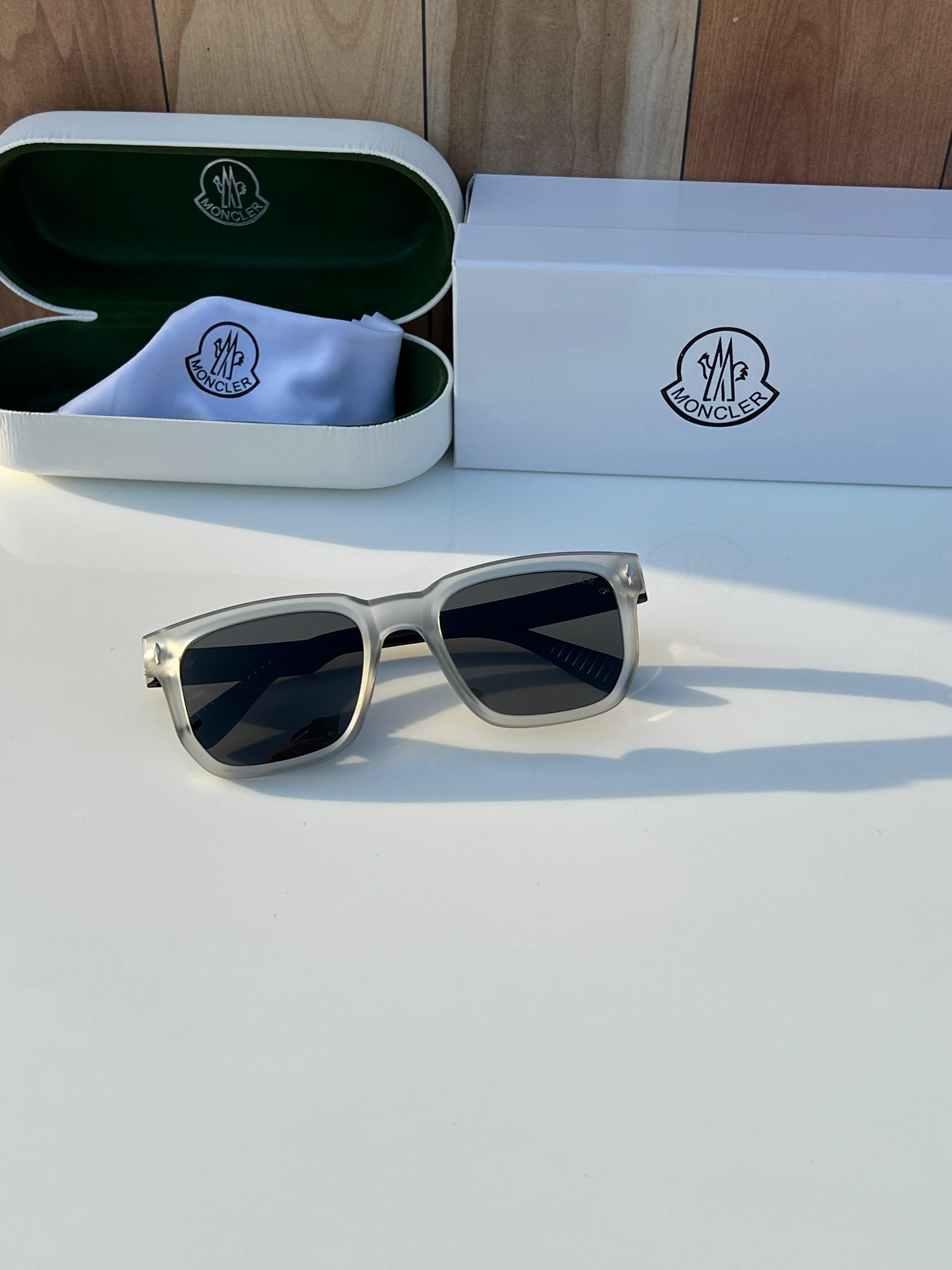 Mo_nc_ler 7507 grey black A