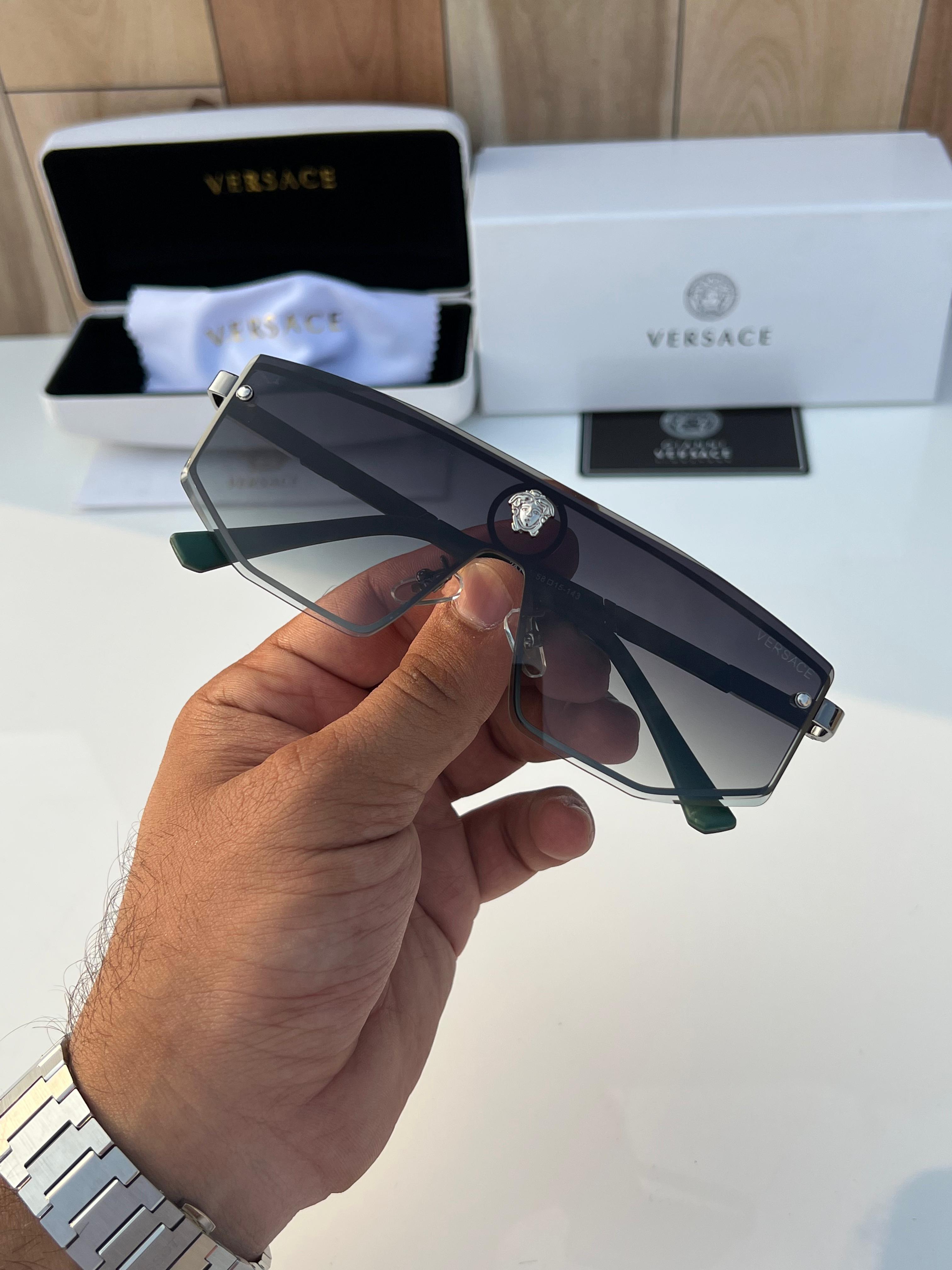 Ve_rsa_ce 24101 green shaded  A