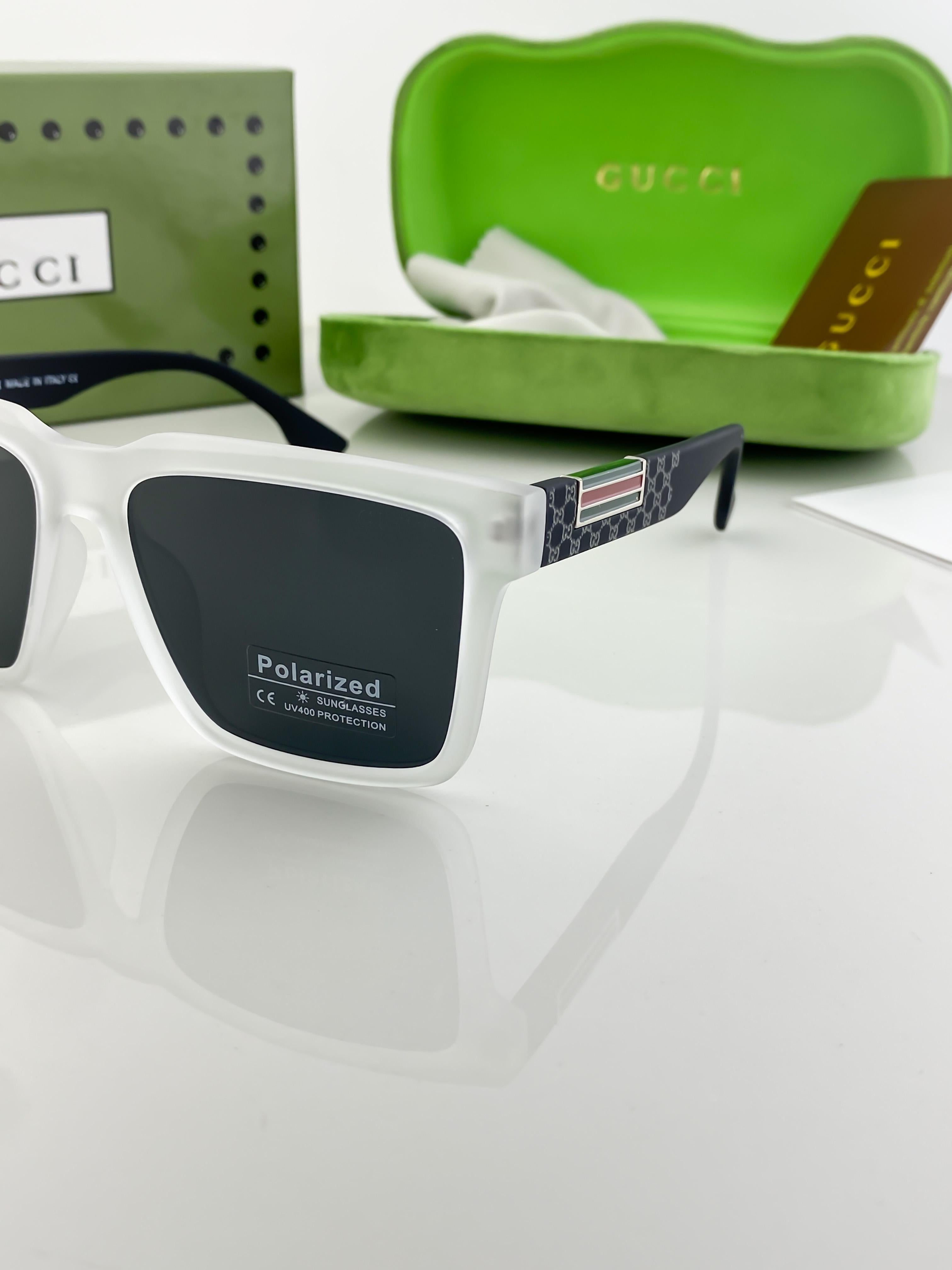 GU_CC_I WHITE BLACK 1989 B