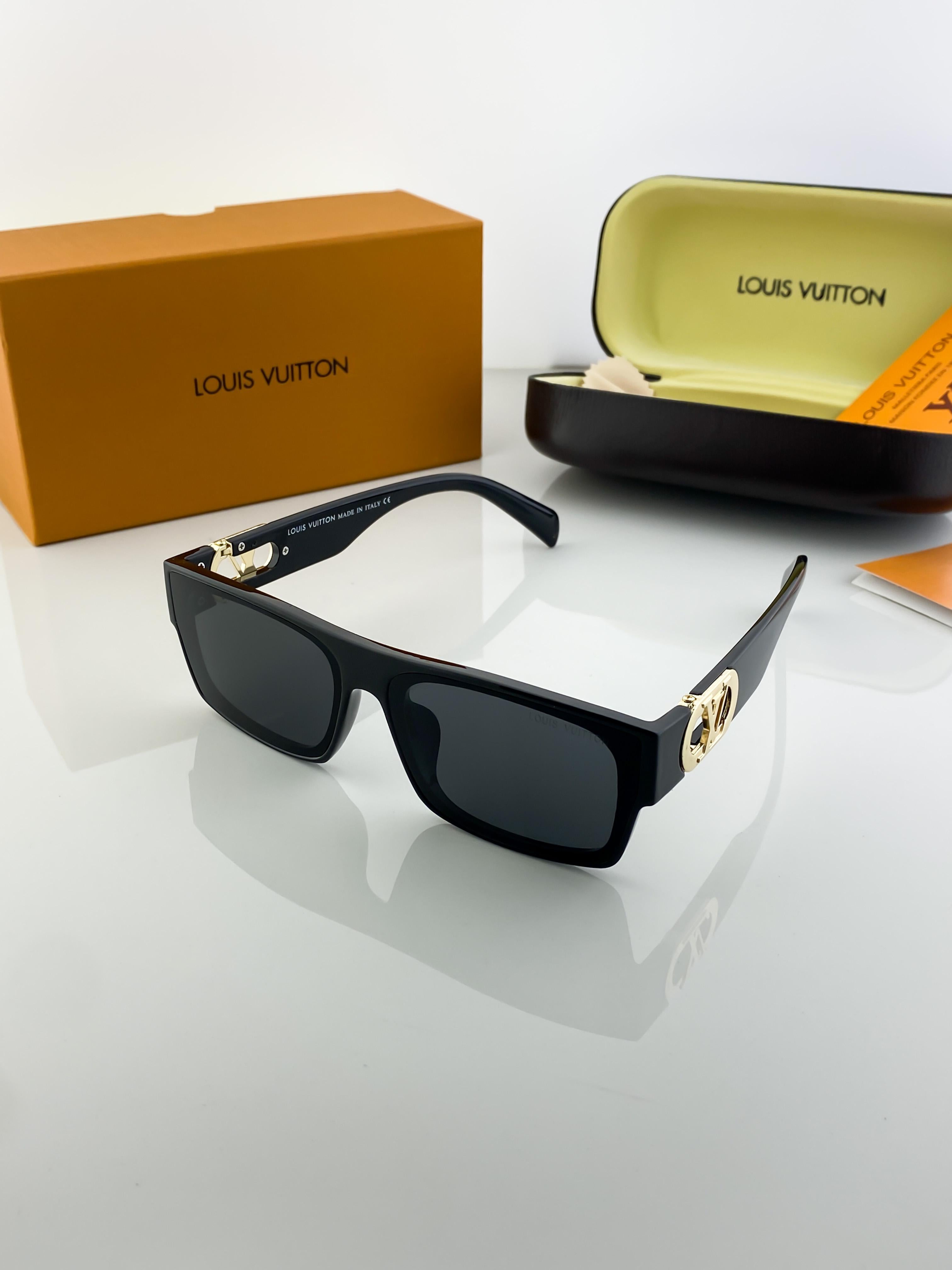 LO_UI_S VU_ITT_ON GOLD BLACK 22046 B