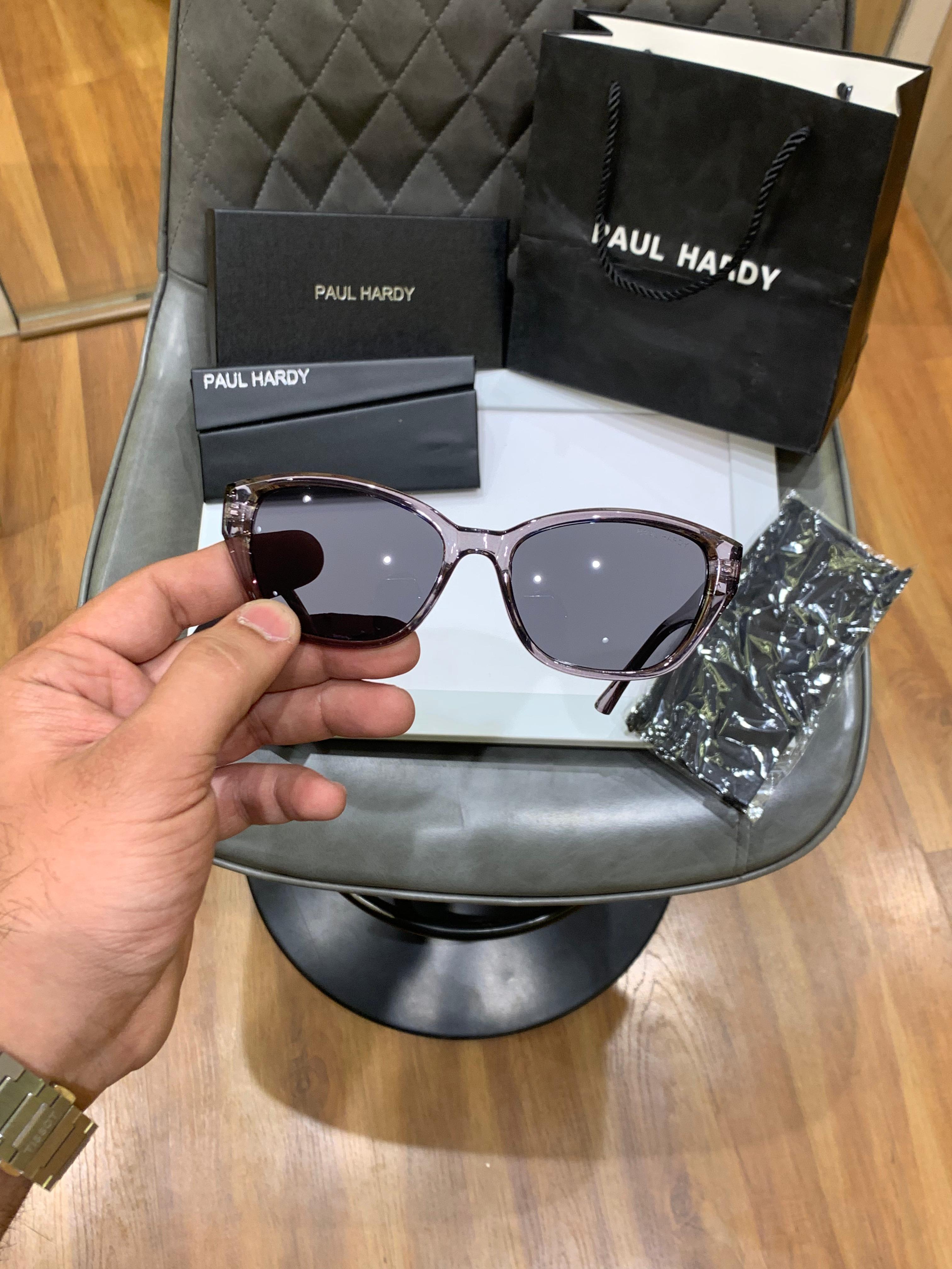 P-a-ul har-dy 3262 grey black