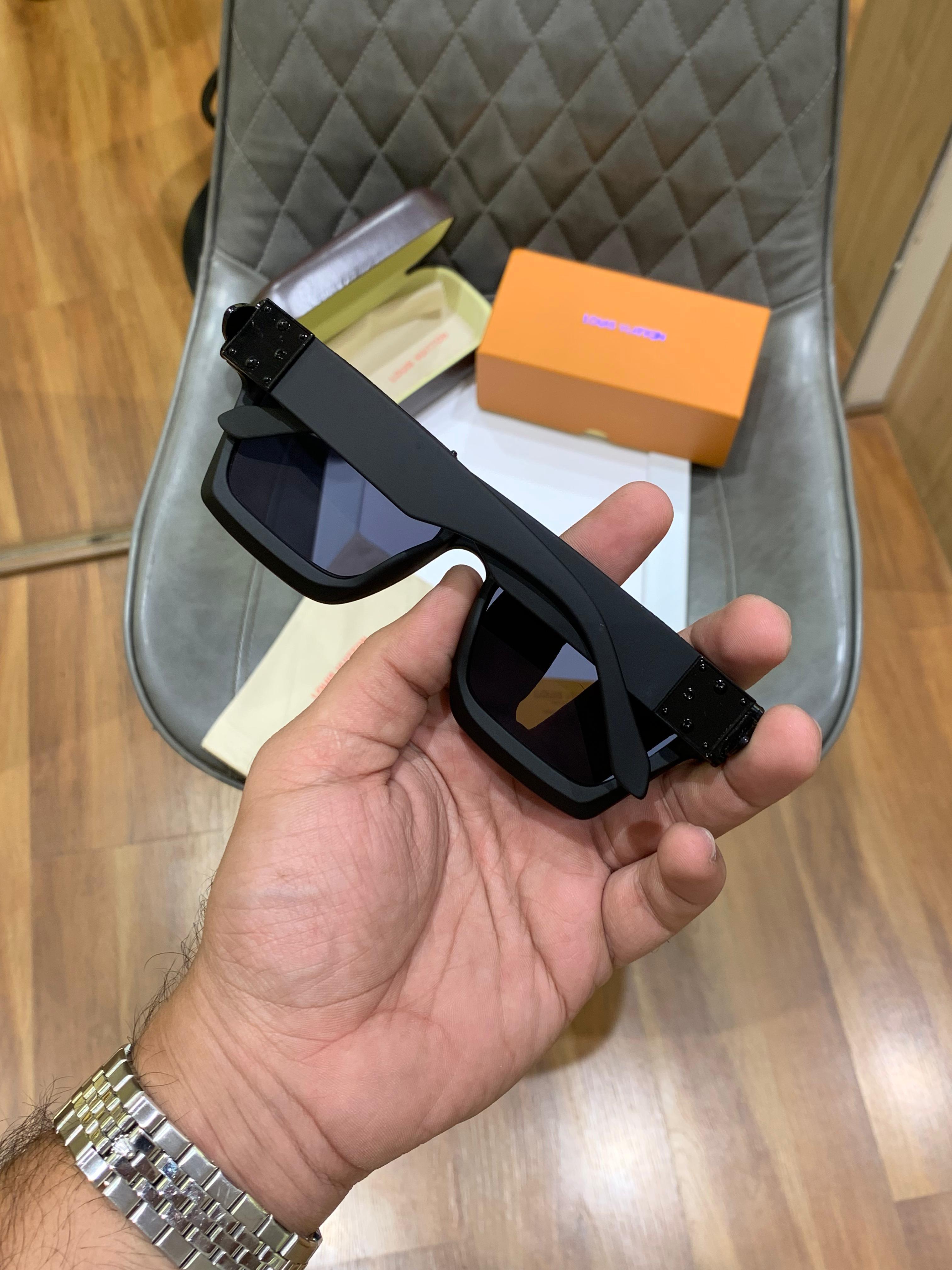 Lou millionaire Full black