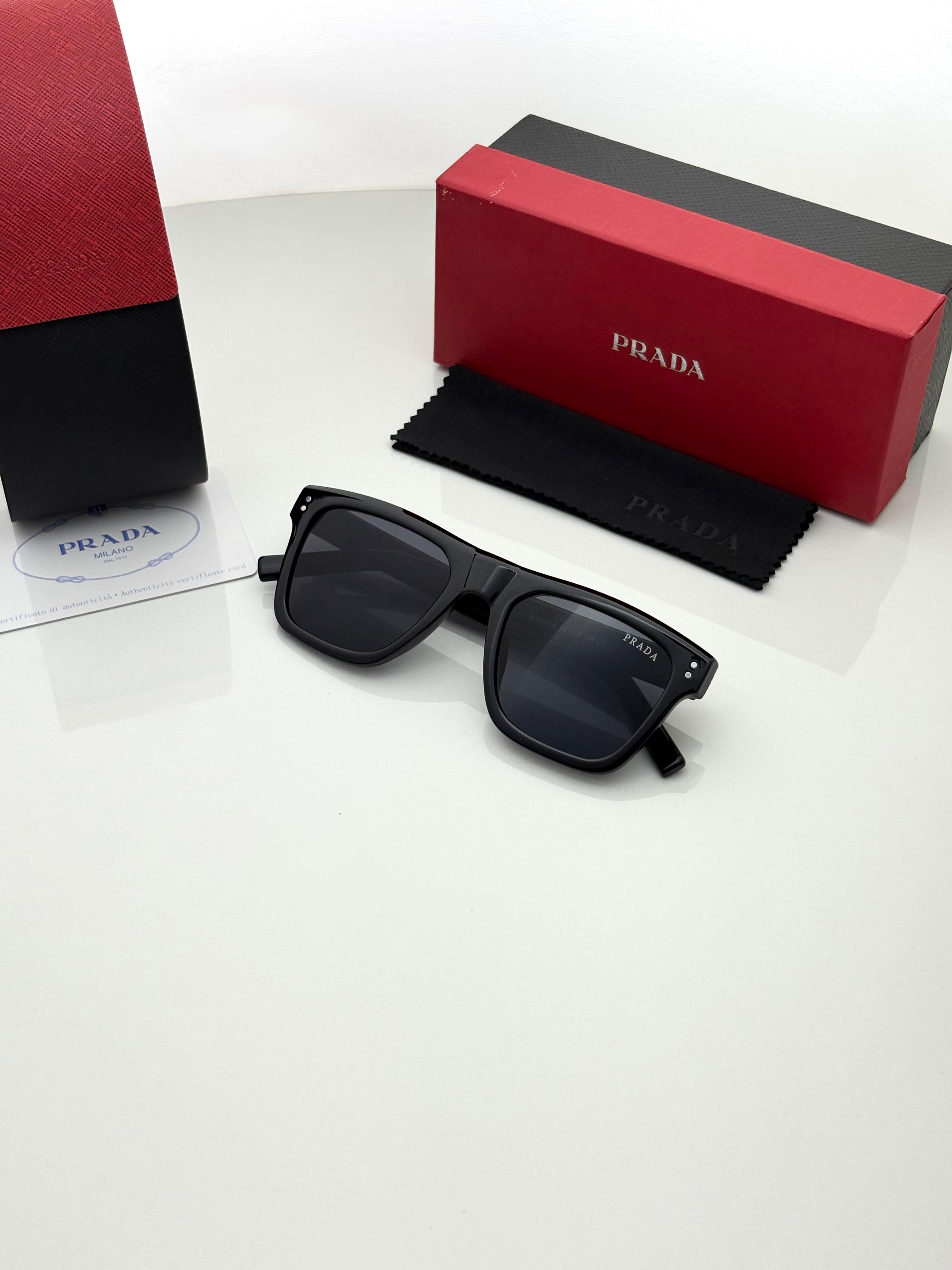 Pra_da 3835 Glossy Black