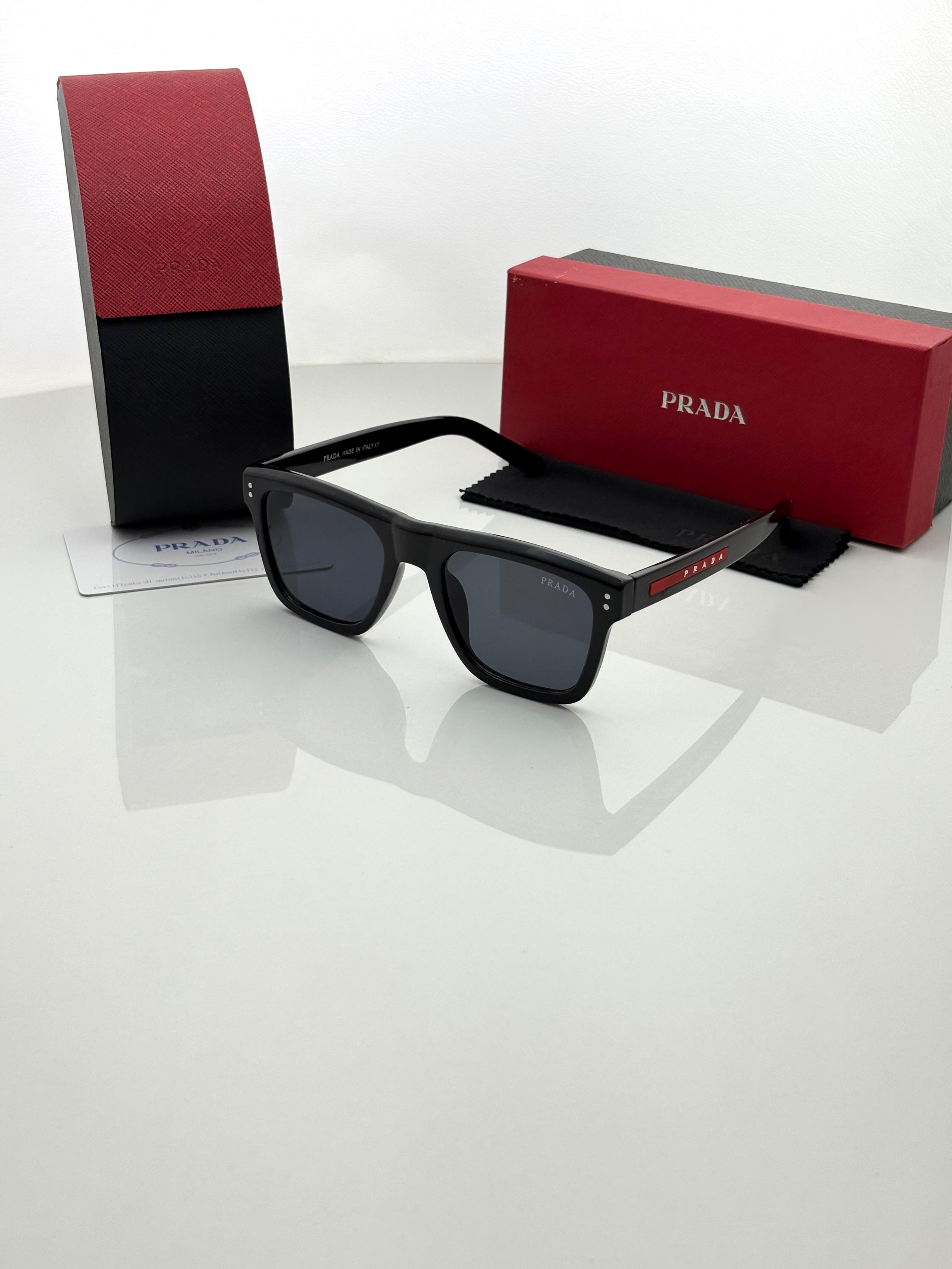 Pra_da 3835 Glossy Black